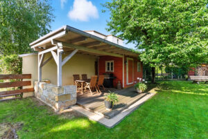 Terrasse mit Werkstatt