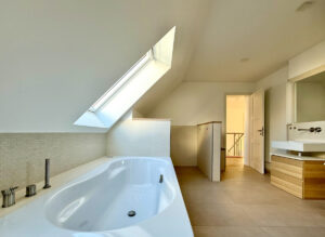 Dusche, Badewanne, WC
