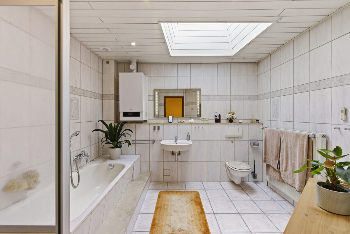 Badezimmer mit Dusche