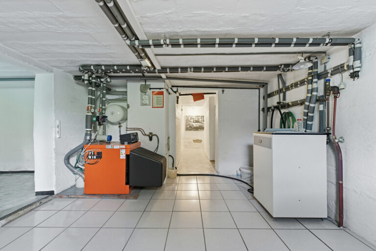 Keller mit Heizraum