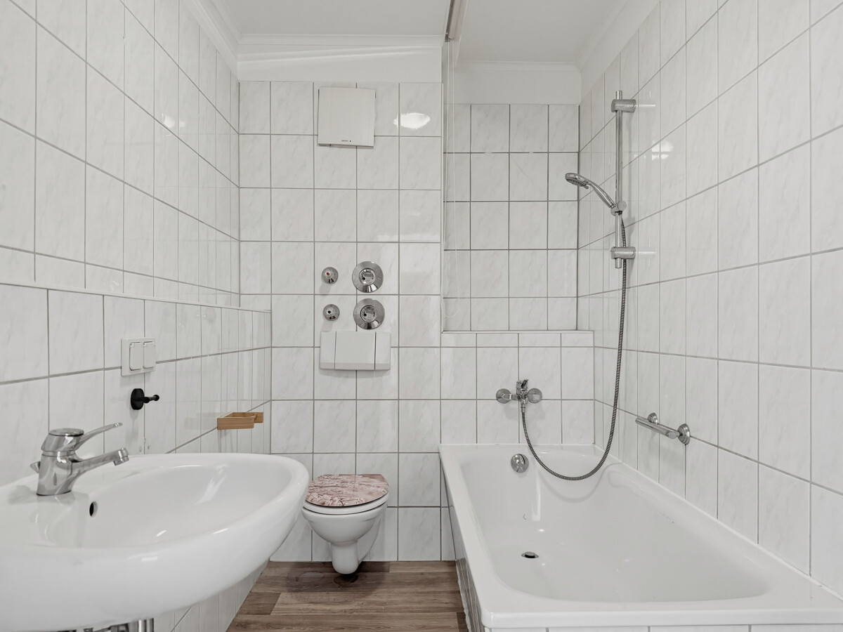 Badezimmer mit Badewanne