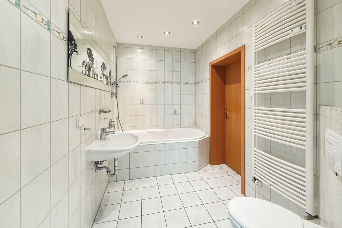 mit Badewanne