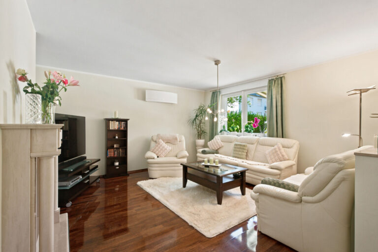 mit Couchlandschaft