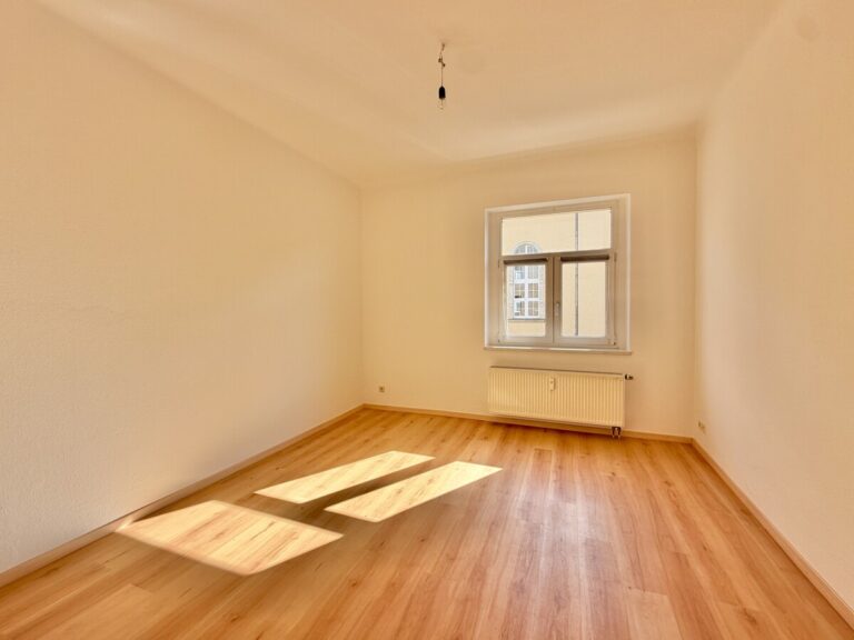 Zur Miete: Zwei-Raum-Wohnung
