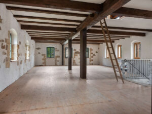 Saal mit Dielenfußböden