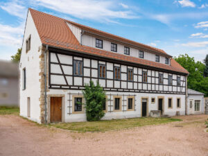 Teilsaniertes Fachwerkhaus